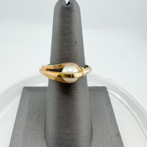 Vintage Gold Tone Faux Pearl Ring Leaf Open Swirl Mid Century Style Elegant